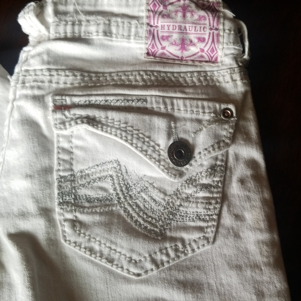 Hydraulic capris